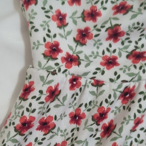 UO Kerry Ivory Floral Playsuit, Color Red/Green/White Size SP - Picture 11 of 16